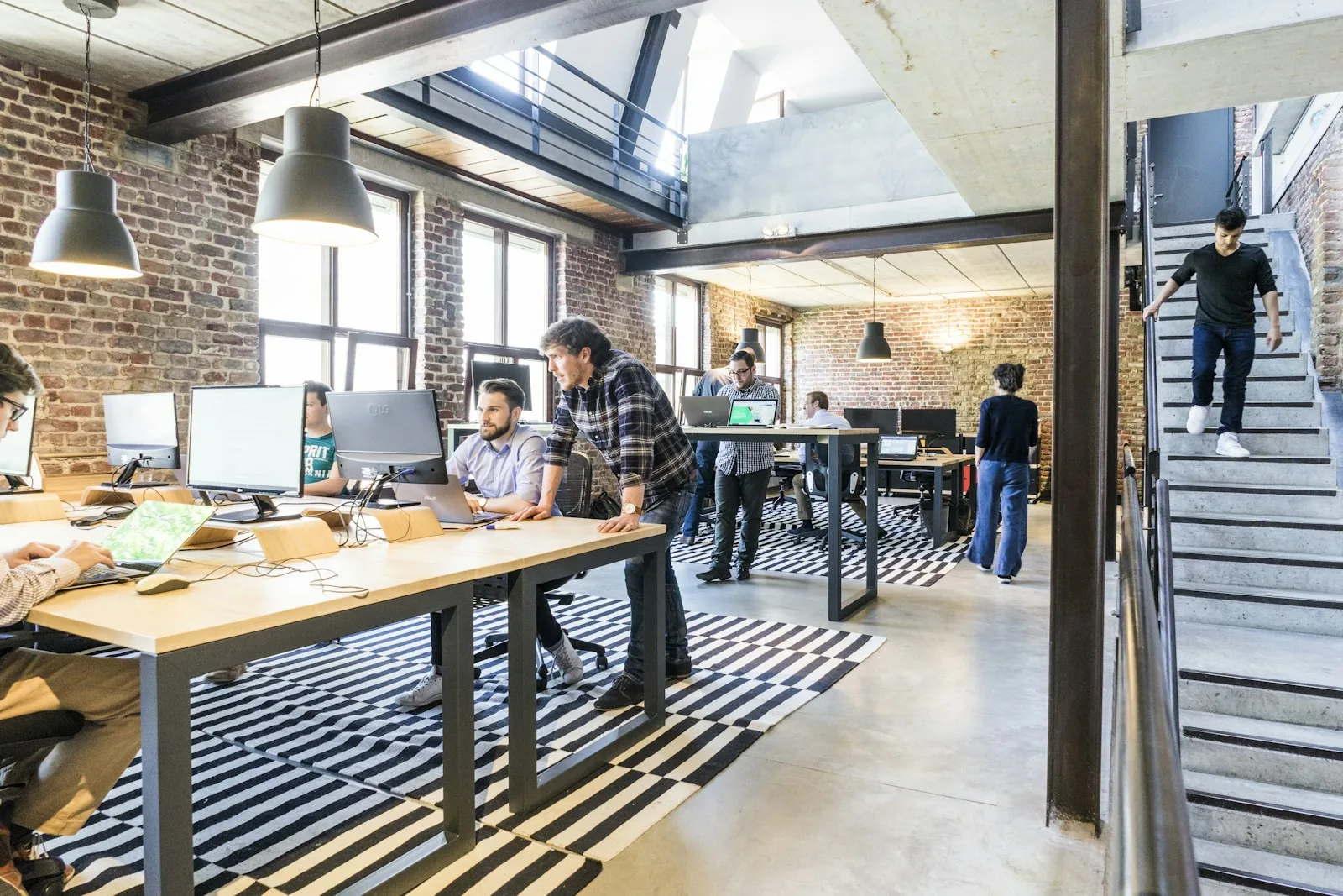 Satış ekibi toplantısı ve CRM kullanımı